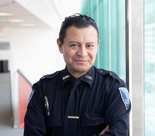 Portrait of Public Safety Officer 亚历克斯·梅迪纳